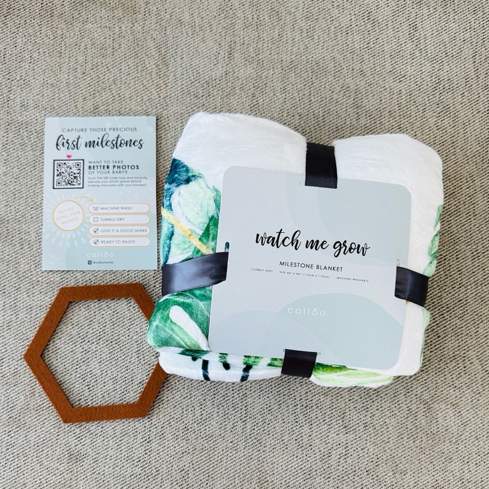 Calloō "Watch Me Grow" Milestone Baby Blanket - White & Green
